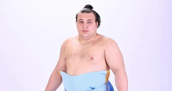 Шахраї розсилають від імені українського сумоїста Аонішики повідомлення про збори для ЗСУ та дітей - Новини України