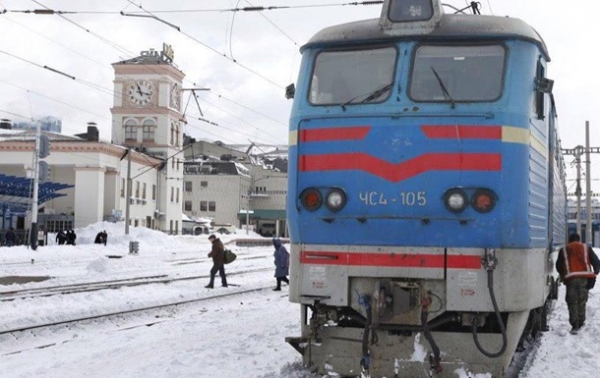 Масштабні знеструмлення: УЗ перевела потяги на резервну теплотягу
