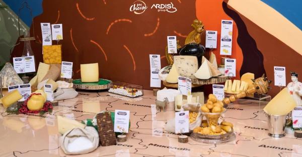 Чорний чеддер і Говерла з пліснявою: 65 кращих українських сирів на Сирній мапі - Новини України