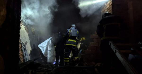 Росія вже добу б'є по станції Синельникове, пошкоджено поїзди - УЗ змінює маршрути та розклад - Новини України Росія вже добу б'є по станції Синельникове, пошкоджено поїзди - УЗ змінює маршрути та розклад - Новини України