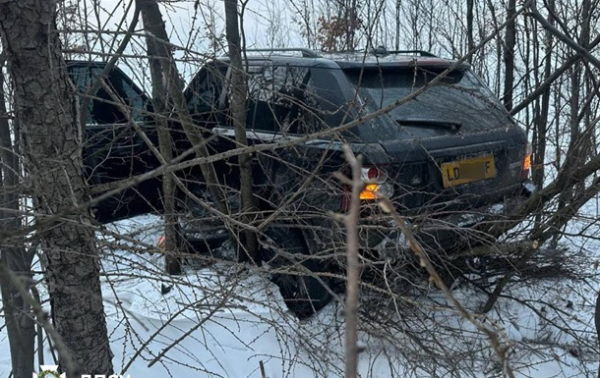 Авто з ухилянтами збило прикордонника, намагаючись потрапити до Румунії