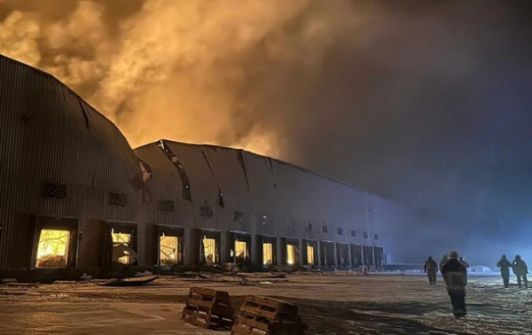 На Київщині горять склади Рошен - соцмережі