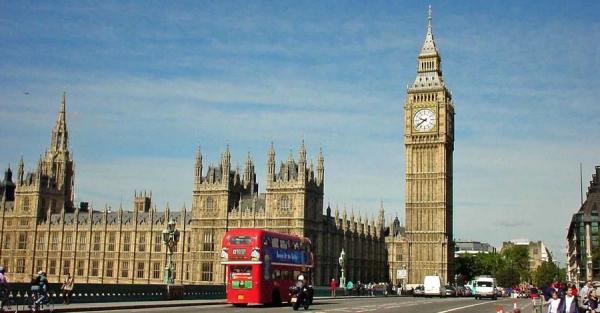 Українцям, які виїхали до Великої Британії через війну, нададуть більше часу для продовження віз - Новини України