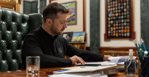 Рік служби у ЗСУ на особливих умовах: Зеленський підписав указ про контракти 60+   - Новини України