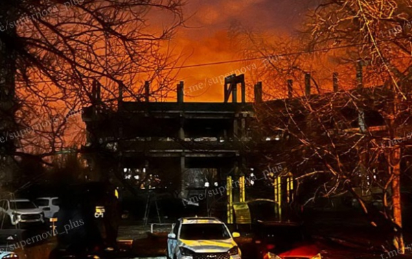 В окупованій Макіївці БпЛА "розбомбили" нафтобазу