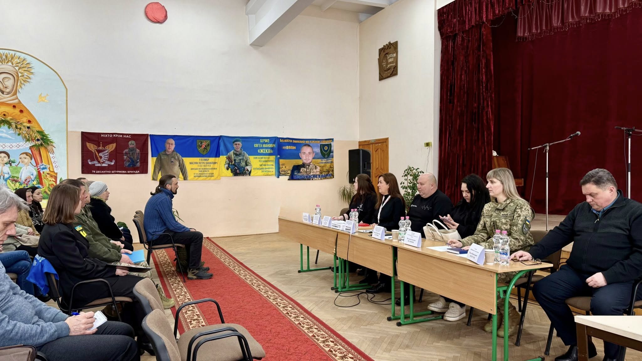 Фото без опису