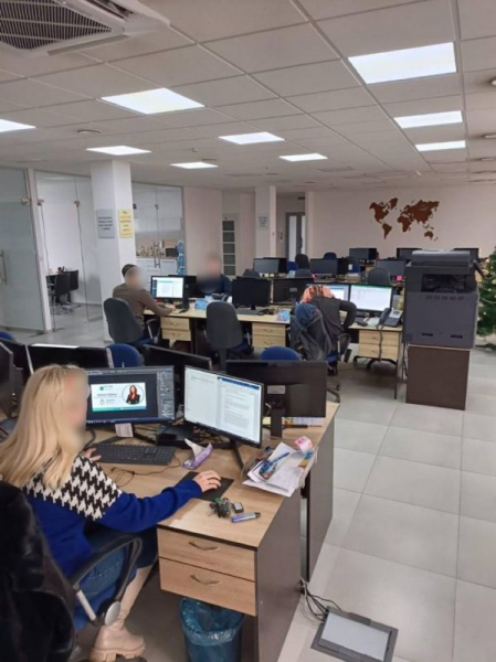 Багатоголова гідра: чому попри запеклу боротьбу розмножуються шахрайські call-центри - Новини України