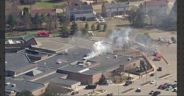 В американському штаті Мічиган стався теракт у синагозі - авто врізалося в будівлю, почалася стрілянина  - Новини України