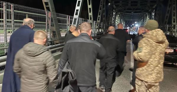 Угорщина передала Україні всіх затриманих інкасаторів &ndash; вони вже у безпеці - Новини України