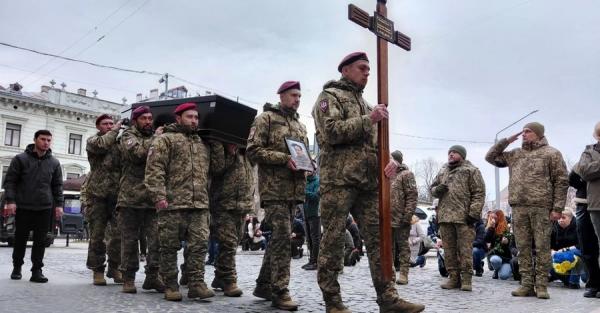 Завжди рвався у найгарячіші точки - у Львові прощаються із загиблим військовим Лемберґом - Новини України Завжди рвався у найгарячіші точки - у Львові прощаються із загиблим військовим Лемберґом - Новини України