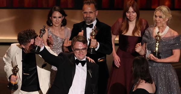 Росіянин, який отримав Оскар, пояснив, чому не закликав зупинити війну в Україні - Новини України