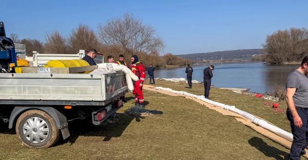 У Молдові ввели режим екологічної тривоги через забруднення Дністра після удару Росії по Україні - Новини України У Молдові ввели режим екологічної тривоги через забруднення Дністра після удару Росії по Україні - Новини України
