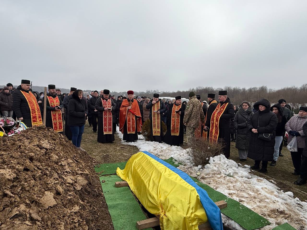 Фото без опису