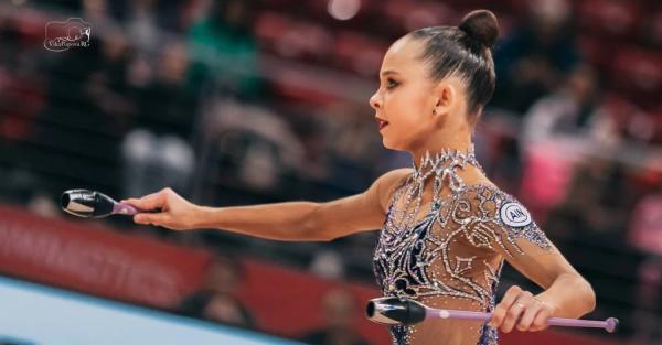 Російська гімнастка знову привернула до себе увагу на церемонії нагородження за участі українки  - Новини України