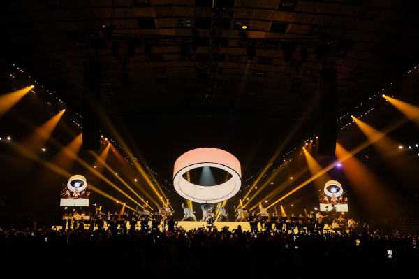 Шоу Jerry Heil у Палаці Спорту: коло вагою три тонни, сукні від FROLOV та кавер на Івасюка - Новини України