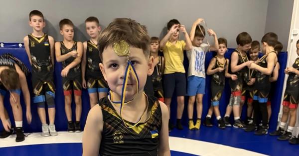 Трирічний хлопчик з Київщини став наймолодшим борцем України - Новини України