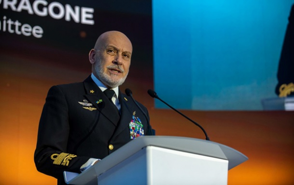 У НАТО заявили про "потік зброї" США для України