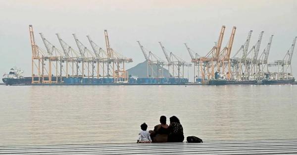 Перший пройшов: пакистанський танкер вийшов з Ормузької протоки на тлі американо-іранського конфлікту - Новини України