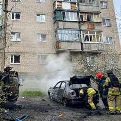 Росіяни масовано атакують шахедами Балаклію, є загиблі та поранені - Новини України