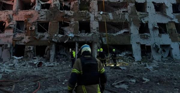 В Одесі росіяни вбили сім людей - пошкоджено порти, гуртожиток та критичну інфраструктуру - Новини України