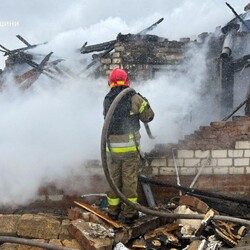 Росіяни масовано атакують шахедами Балаклію, є загиблі та поранені - Новини України