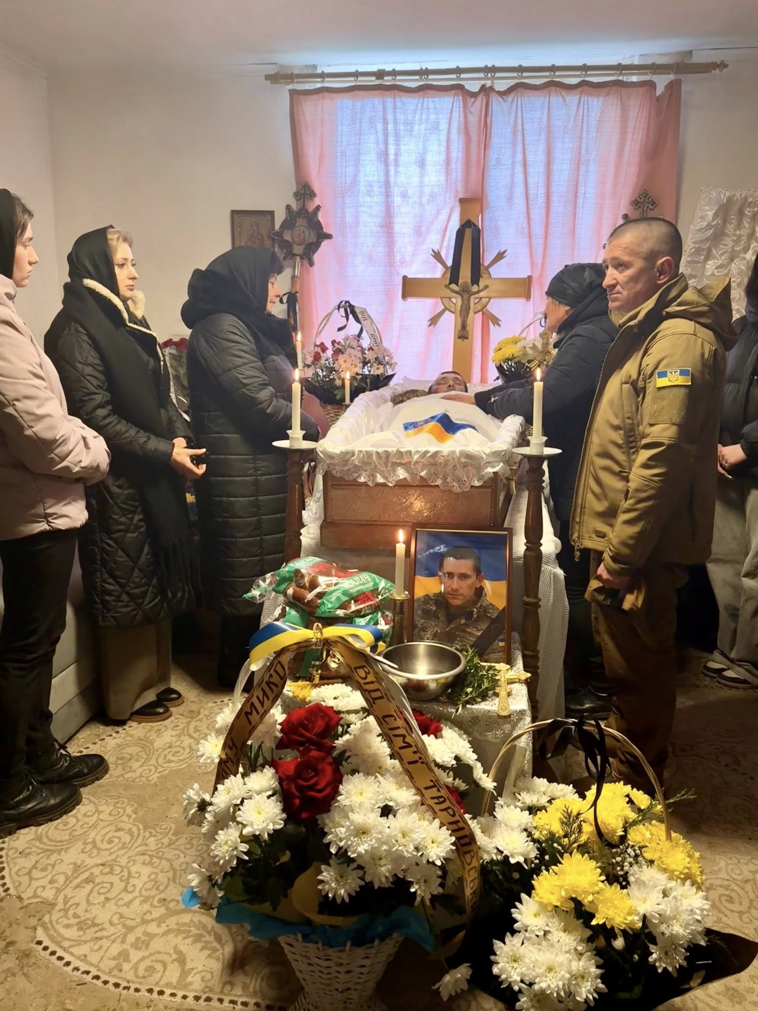 Фото без опису