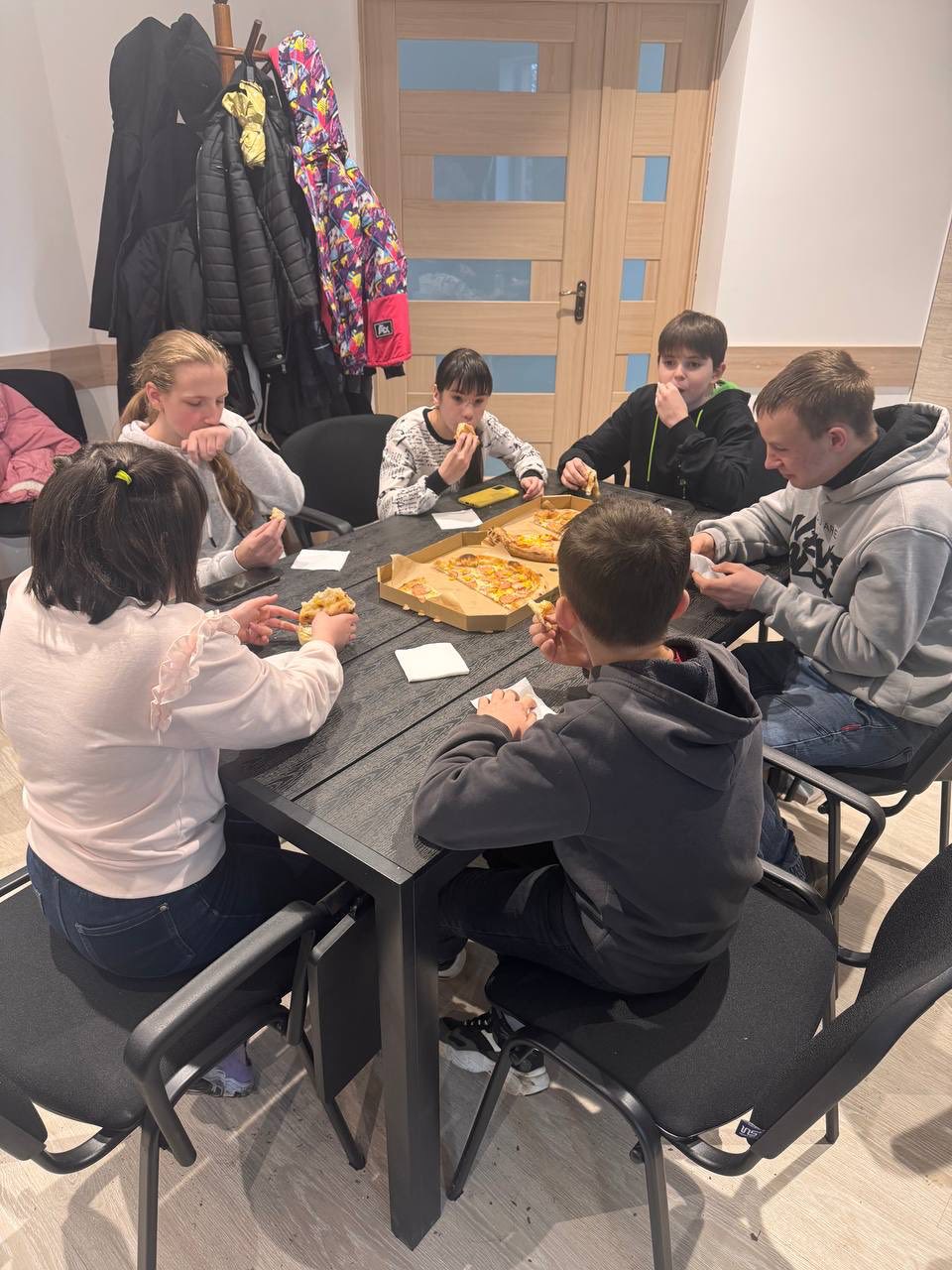 Фото без опису