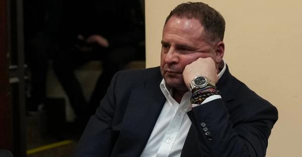 Адвокат сплатив Єрмаку покращену камеру в СІЗО, але не знає точно, де він - Новини України
