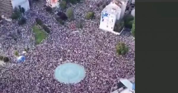 У Сербії спалахнули масштабні протести - десятки тисяч людей вийшли проти проросійського Вучича - Новини України