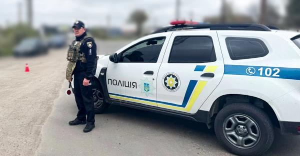 У Сумах чоловік підірвався на гранаті поблизу зупинки - Новини України