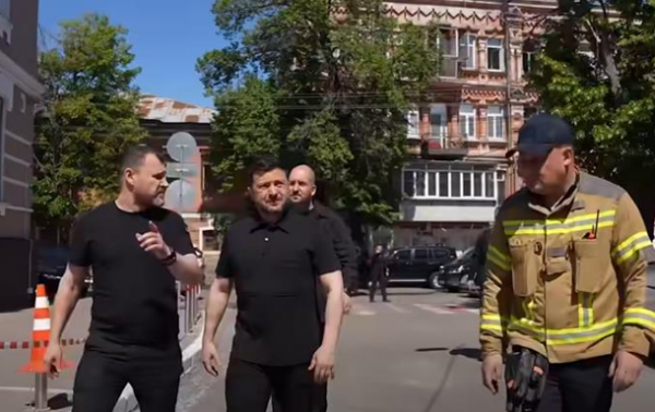 Зеленський відвідав місця влучань у Києві