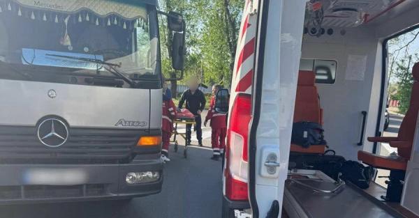 У лікарні Ірпеня померла 8-річна дівчинка, яку вранці збила вантажівка - Новини України