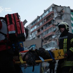 Масована атака на Київ: є загиблі та багато постраждалих, під завалами багатоповерхівки залишаються люди - Новини України