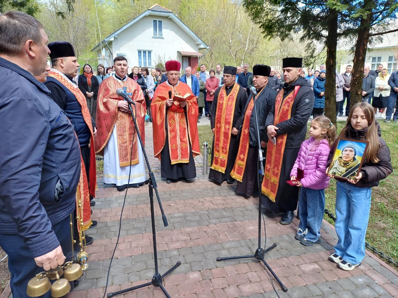 Фото без опису