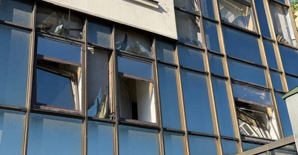 У Києві через російський обстріл пошкоджено будівлю ВАКС та кілька ЖК - Новини України