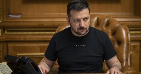 Зеленський підписав закон, який знімає захист із російської мови  - Новини України