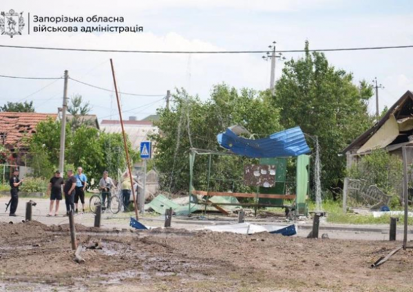Росіяни влучили поруч з зупинкою на Запоріжжі, троє загиблих