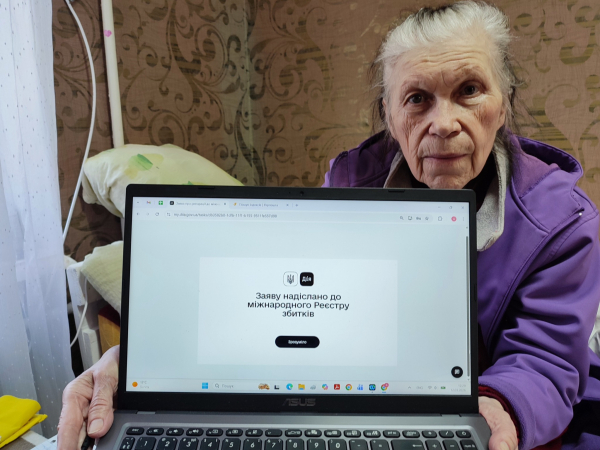 Евакуація із зони війни: куди везуть людей і хто їм допомагає - Новини України