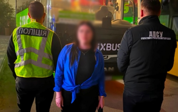 На Київщині затримали жінку, яка вербувала дівчат для секс-послуг На Київщині затримали жінку, яка вербувала дівчат для секс-послуг
