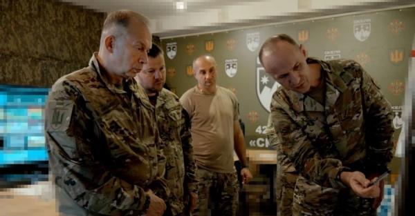 Сирський доручив збільшити забезпечення військ на півдні, де РФ активно збирає сили - Новини України