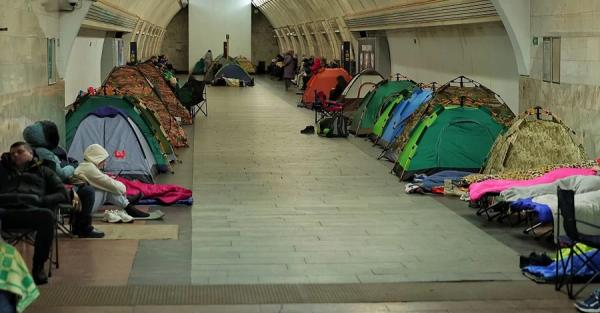 У київському метрополітені запевнили, що не заборонятимуть намети в укриттях - Новини України