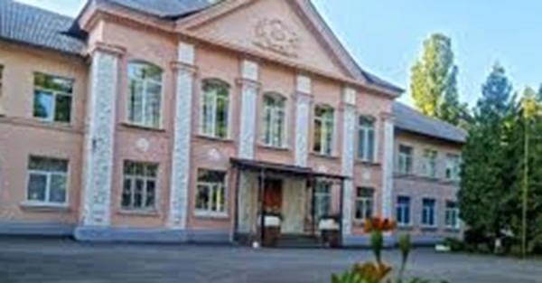 На Тернопільщині розпочали перевірку через танець випускників під російськомовну пісню MONATIK  - Новини України