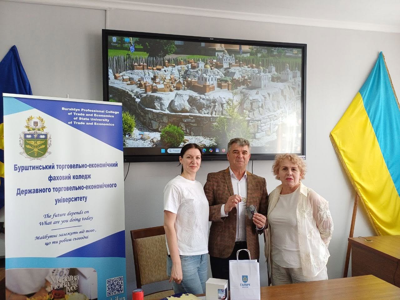 Фото без опису