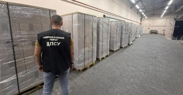 За полуницею ховали сигарети на мільйони: прикордонники зірвали масштабну спробу контрабанди - Новини України За полуницею ховали сигарети на мільйони: прикордонники зірвали масштабну спробу контрабанди - Новини України