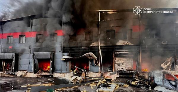 Росіяни вдарили по логістичному терміналу Нової пошти у Кривому Розі - Новини України