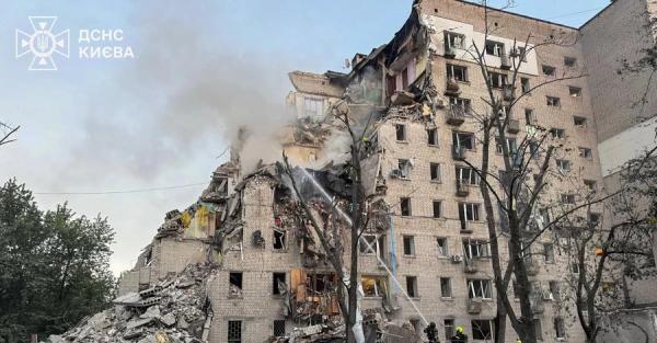 На Дарниці у Києві зруйнована дев'ятиповерхівка: є загиблі та шукають людей під завалами - Новини України
