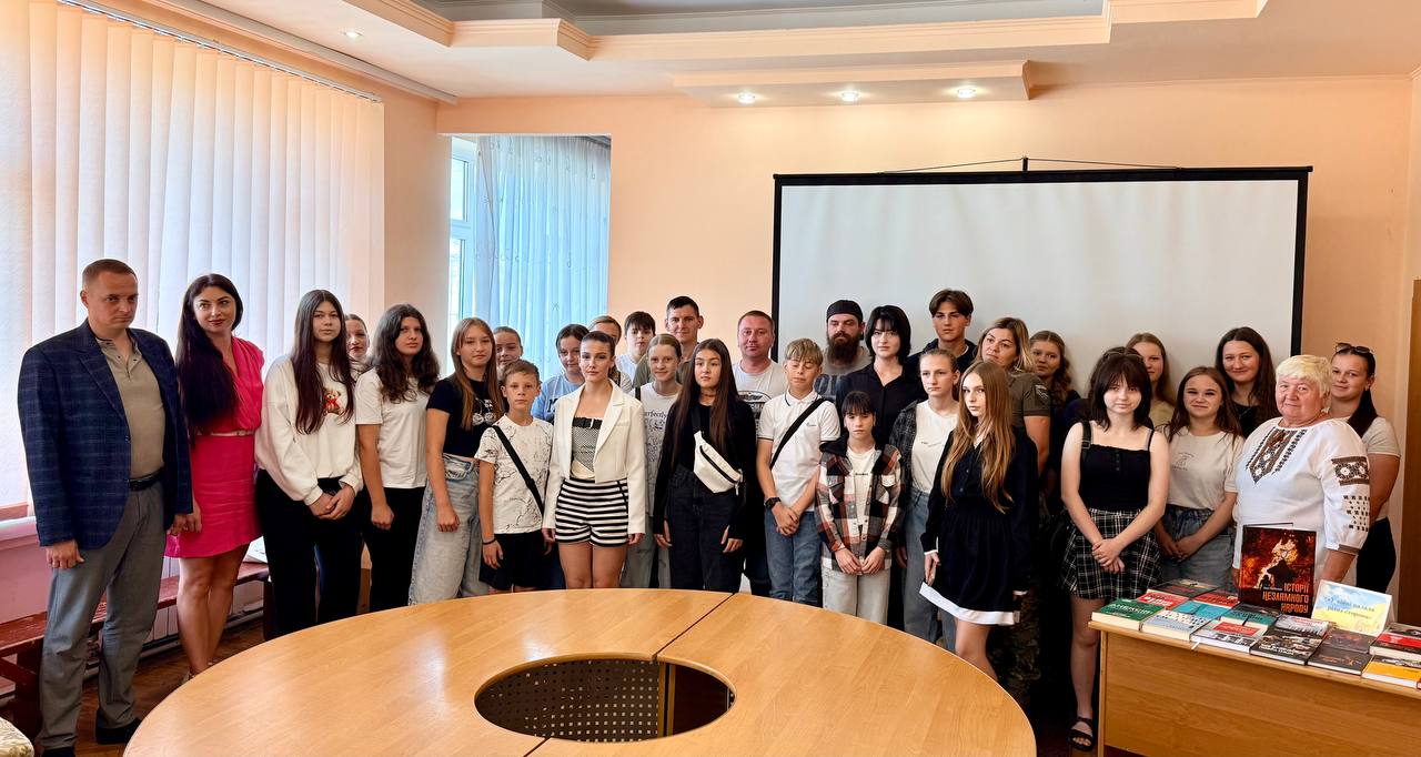 Спільне фото учасників та організаторів після завершення заходу