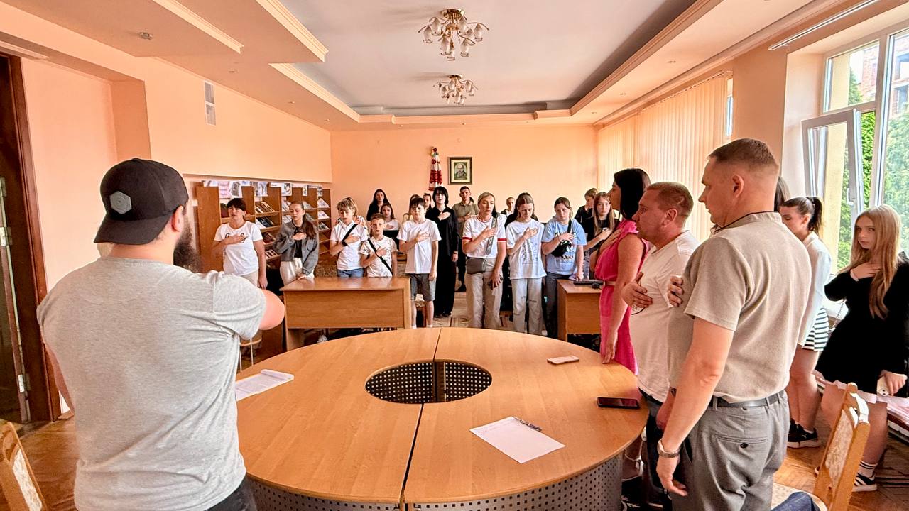 Виконання Державного Гімну України перед початком зустрічі