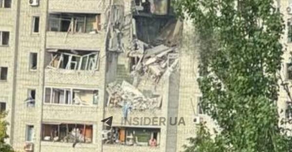 У Харкові російський дрон влучив у десятиповерхівку: є загиблі та постраждалі - Новини України У Харкові російський дрон влучив у десятиповерхівку: є загиблі та постраждалі - Новини України