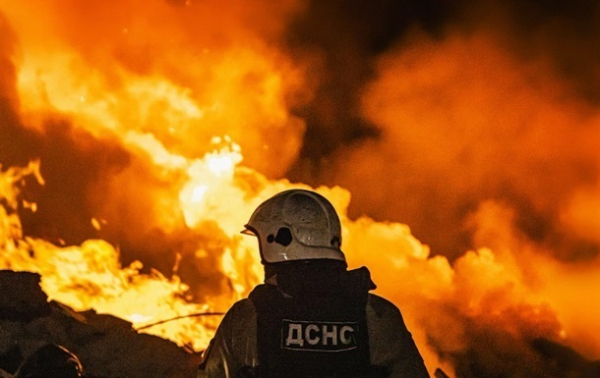 РФ б'є по Київщині: під атакою будинки та склади